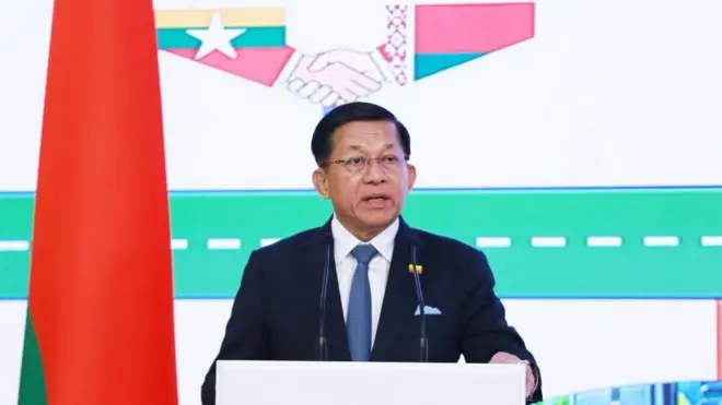 ဘယ်လာရုဇ်နိုင်ငံ၊ မင့်စ်ခ်မြို့မှာ ၂၀၂၆ ခုနှစ်၊ သြဂုတ်လ ၂၀ ရက်တုန်းက ပြုလုပ်တဲ့ မြန်မာ- ဘယ်လာရုဇ် စီးပွားရေးဖိုရမ်မှာ မိန့်ခွန်းပြောနေတဲ့ဦးမင်းအောင်လှိုင် 