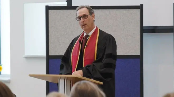 Rev Daniel Kanter preaches about abortion access at First Unitarian Church of Dallas in Texas