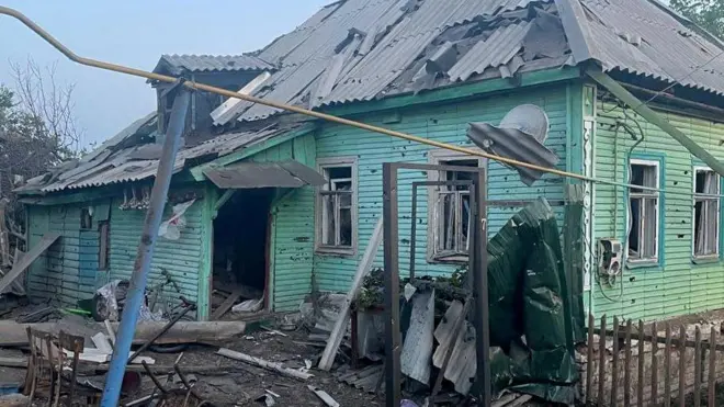 Виконувач обов'язків губернатора Курської області Олексій Смирнов виклав фото, як він стверджує, руйнувань у Курській області