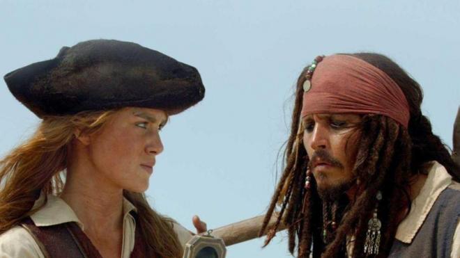 Una escena de la más reciente entrega de la saga cinematográfica "Piratas del Caribe"