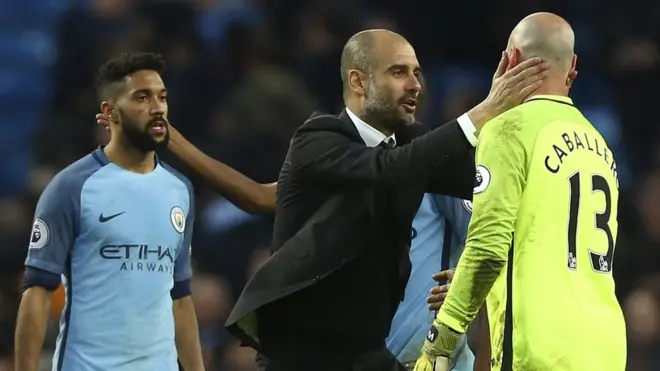 غوارديولا قال إن الفريق عاش يومين عصيبين عقب الخروج من دوري الأبطال