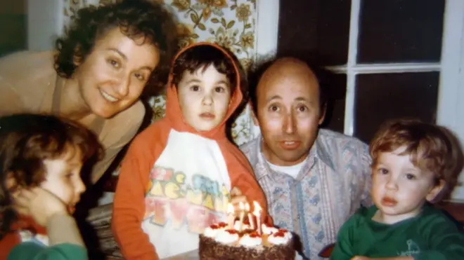 میکا کی سالگرہ کی تصویر