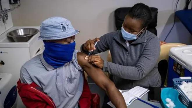 Abamaze gukingirwa Covid byuzuye muri Afurika y'epfo bagera kuri 25%