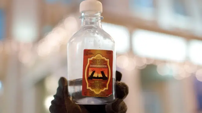 По данным СКР, на рынках Иркутстка "Боярышник" продавался уже давно, но до недавнего времени случаев отравления им не было зарегистрировано