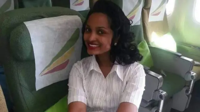 የኢትዮጵያ አየር መንገድ የበረራ አስተናጋጅ የሆነችው ሰላም እጅጉ