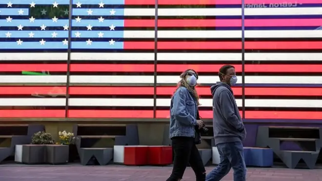 23일 미국 신규 확진자 수는 사상 최대인 8만3000명을 넘었다