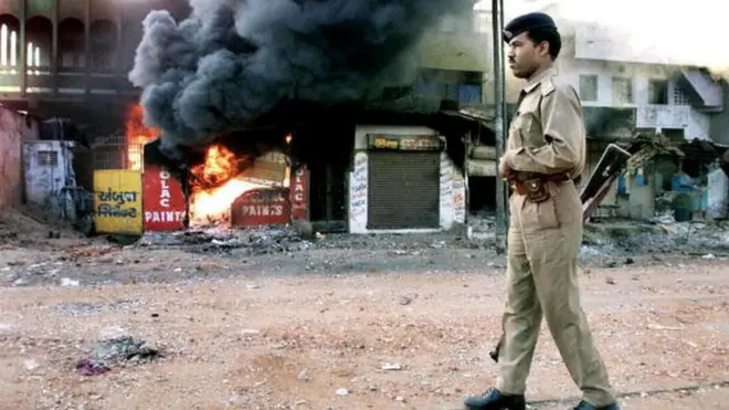 ગોધરા કાંડ બાદના તોફાનની એક તસવીર