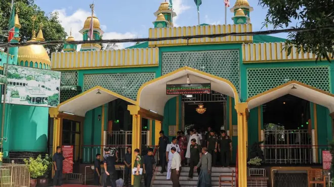 မဂိုနောက်ဆုံးမင်း ဗိမ္မာန်ရှိရာ ဗလီဝတ်ကျောင်းကို ကာချုပ်ရောက်လာ