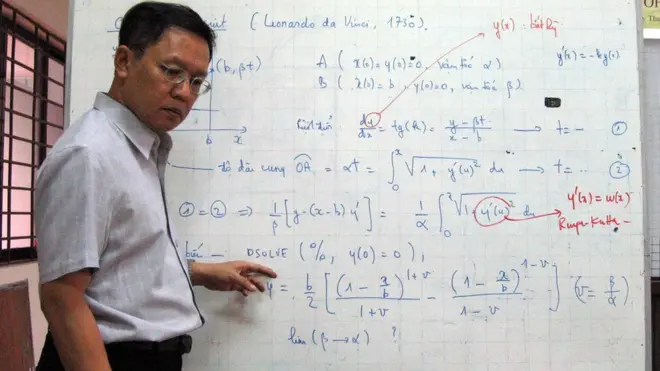 Ông Phạm Minh Hoàng nói "sẽ không ký vào bất cứ một văn bản nào đưa đến việc trục xuất và sẽ đấu tranh tới cùng"