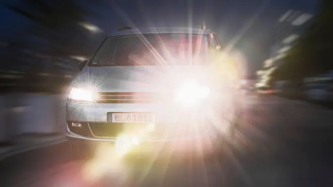 ਕੁਝ ਸੂਬਿਆਂ ਰੀਟਰੋਫਿਟਡ ਅਤੇ ਬਿਹਤਰ ਰੌਸ਼ਨੀ ਪ੍ਰਦਾਨ ਕਰਨ ਵਾਲੀਆਂ ਐੱਲਈਡੀ ਲਾਈਟਸ ਦੀ ਵਰਤੋਂ ਖ਼ਿਲਾਫ਼ ਕਾਰਵਾਈ ਸ਼ੁਰੂ ਕਰ ਦਿੱਤੀ ਹੈ