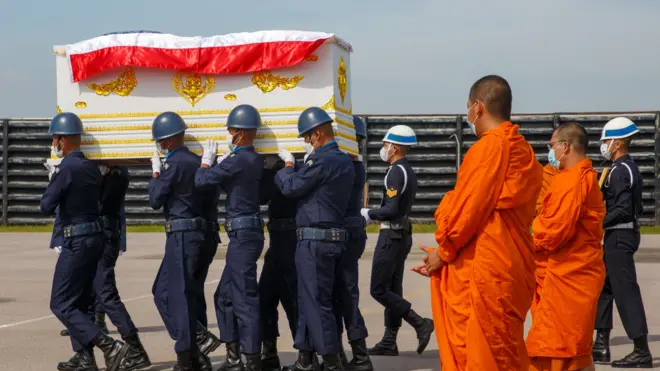 ส่งศพลูกเรือหลวงสุโขทัย