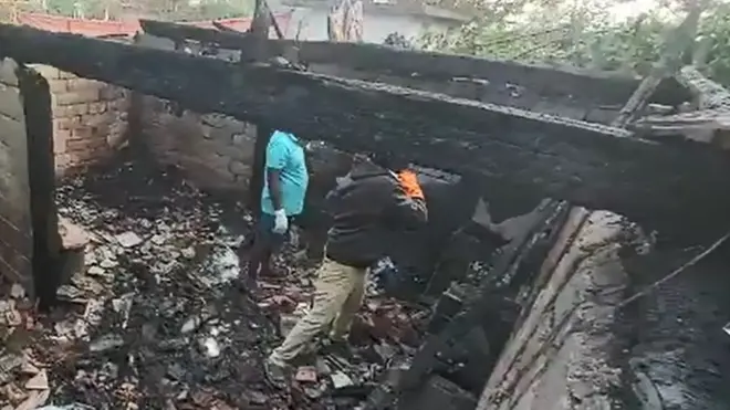 మందమర్రిలో దహనమైన ఇల్లు