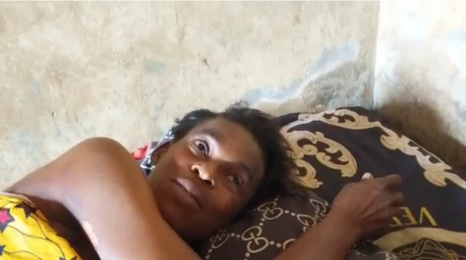 Obinrin ti ara san lu ninu ọja