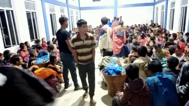 মিজোরামের এক গ্রামে হলঘরে গাদাগাদি করে বাংলাদেশের নাগরিকরা
