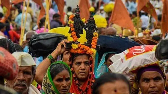 పండర్‌పుర్ వారీలో పాల్గొన్న వర్కారీ మహిళలు