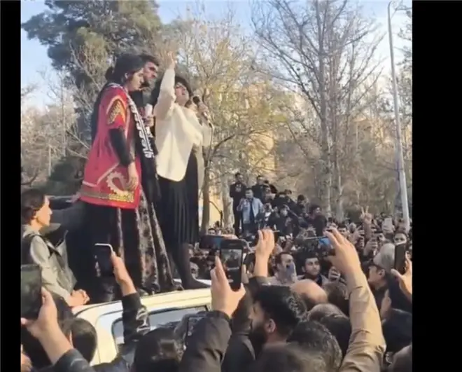 نرگس محمدی در مراسم ترحیم خسرو علیکردی