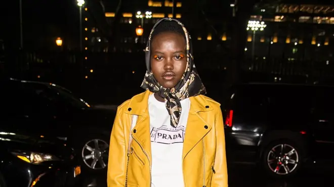 Адута Акеч каже, ця ситуація має стати сигналом для фешн-індустрії