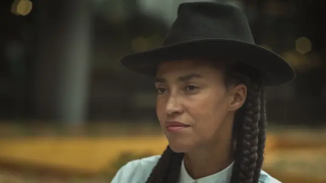 Grada Kilomba durante entrevista