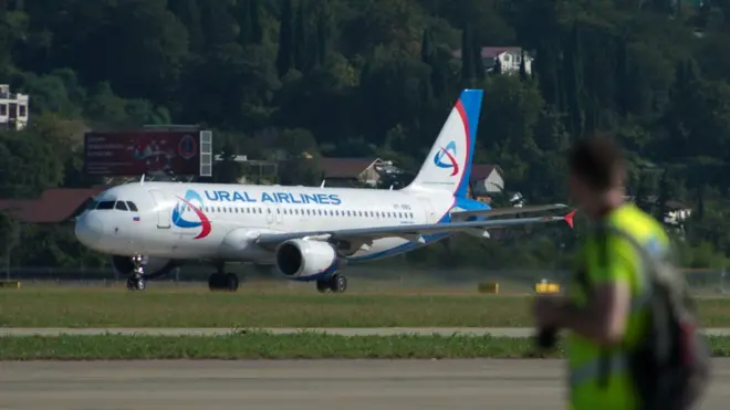 Рейсы "Уральских авиалиний" отменены из четырех российских городов