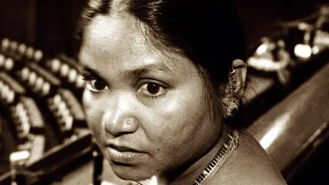 1994 में जेल से रिहा होने के बाद वे 1996 में वे 11वीं लोकसभा के लिए मिर्ज़ापुर से सांसद चुनी गईं.