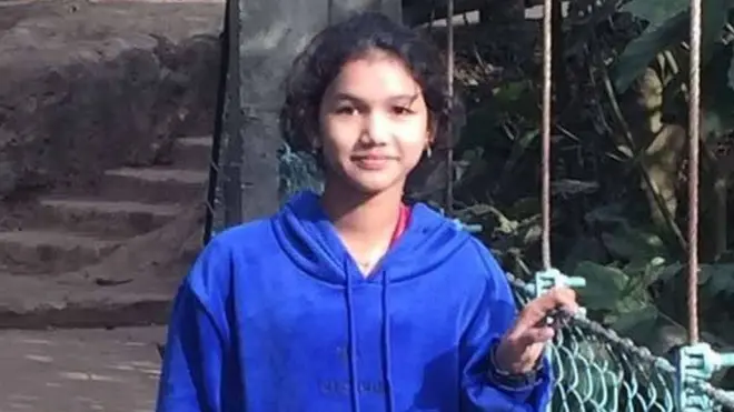 14 ఏళ్ల పాన్ ఎయ్ ఫ్యూ ప్రజాస్వామ్య అనుకూల ఉద్యమానికి మద్దతుగా నిలిచారు.