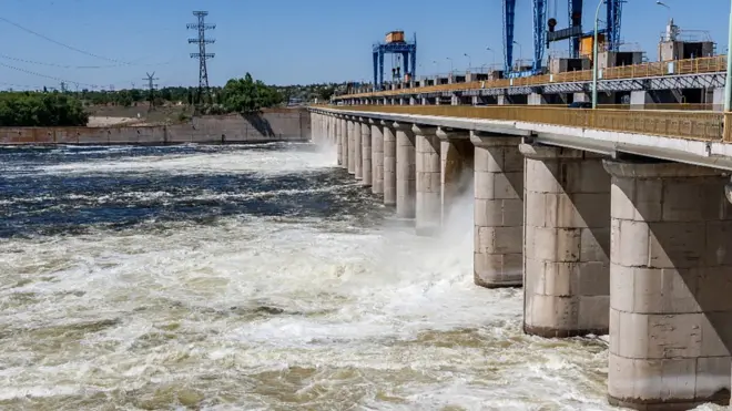 ইউক্রেনের কাখোভকা বাঁধ।