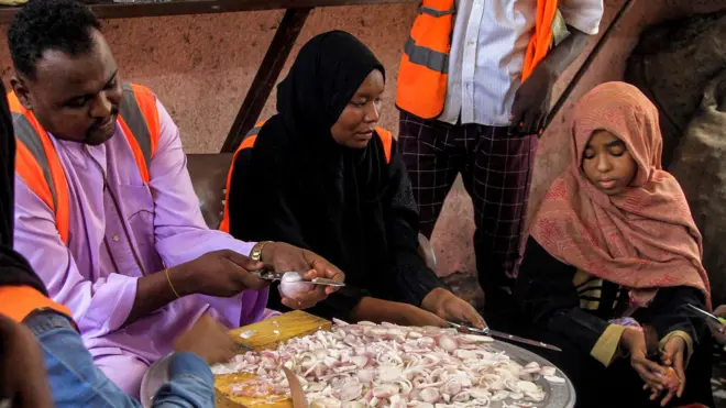 مساعدات غذائية