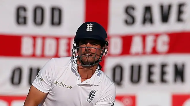 کپتان کک دوسری اننگز میں آؤٹ ہونے والے پہلے انگلش بلے باز تھے