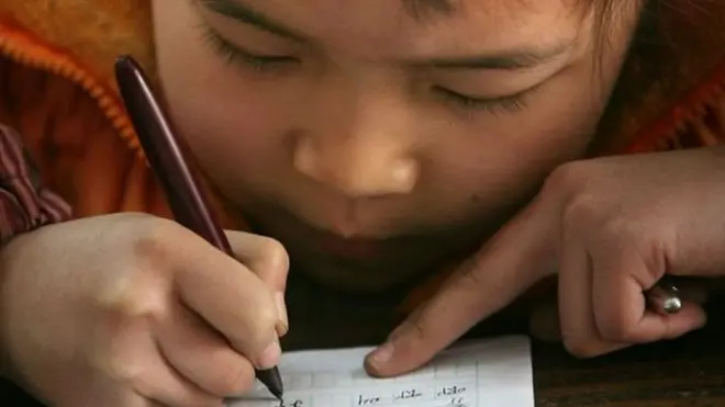 学生要绝对服从老师