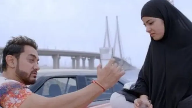 فلم سکریٹ سپر سٹار میں عامر خان اور زائرہ وسیم اہم کردار ادا کر رہے ہیں