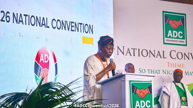 Ọgbẹni Rauf Aregbesola , Akọwe apapọ ADC ti kootu yọ kuro ree lasiko to n sọrọ nibi ipade ẹgbẹ naa ti wọn pe ni ADC Convention 2026