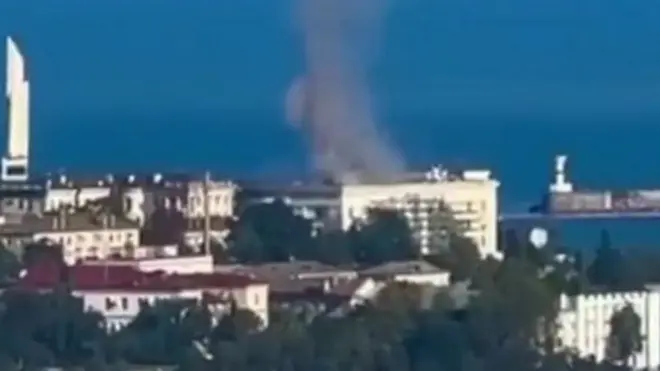 asap mengepul karena serangan drone