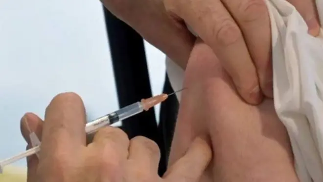 ኣባል ሃገራት፡ ሕብረት ኣውሮጳ ኣብ ኩለን ኣባላት እቲ ሕብረት ኣብ ዝሓለፈ ሰንበት ዝተወደበ ህዝባዊ ክታበት ተጀሚሩ።