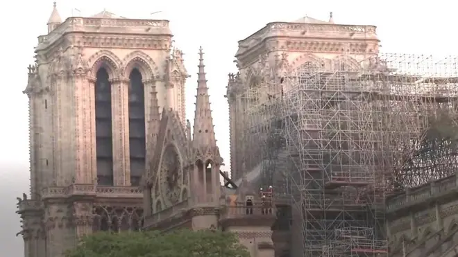 Нотр-Дам відбудують, пообіцяв президент Еммануель Макрон