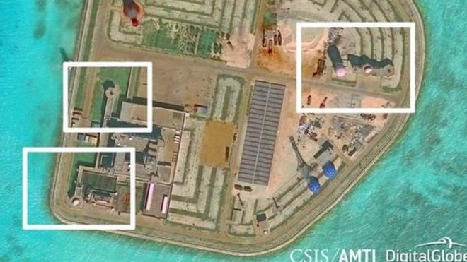 中國在南海島礁上部署軍事設施