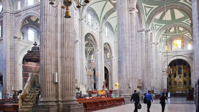 تتيح رحلات جديدة للزوار النزول أسفل كاتدرائية متروبوليتان بمدينة مكسيكو سيتي لمشاهدة الآثار المكسيكية