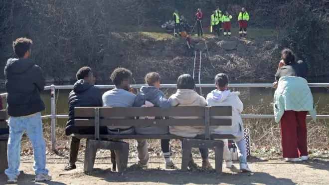 ሰራሕተኛታት ህይወት ኣድሕን ነቲ ሬሳ እናኣውጽኡ