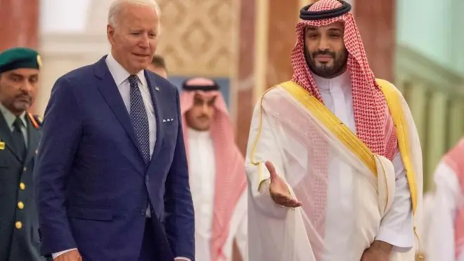 بايدن أثناء زيارته الأخيرة للسعودية ولقاء محمد بن سلمان