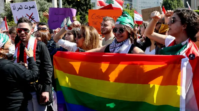 متظاهرون لبنانيون ضد التمييز ضد مجتمع الميم في لبنان