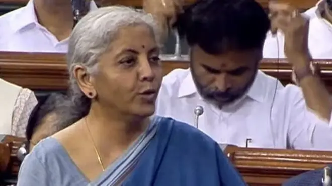 वित्त मंत्री निर्मला सीतारमण ने लोकसभा में सोमवार को महंगाई पर सरकार का पक्ष रखा