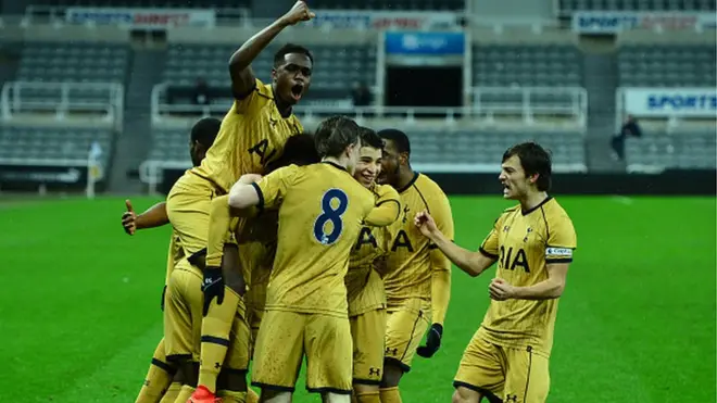 Des joueurs de Tottenham célébrant un but