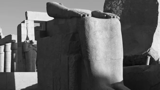 Raamessewum, Mana kadhanaa Raameses II, Luksoor, Gibxii