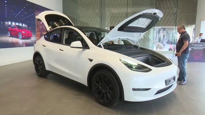 سيارة كهربائية