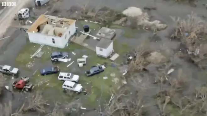 Ураган "Ирма" разрушил 95% инфраструктуры и зданий на острове Барбуда в Карибском море.