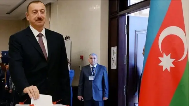 Foto.Arxiv. 9 oktyabr 2013-cü il, prezident seçkisi.