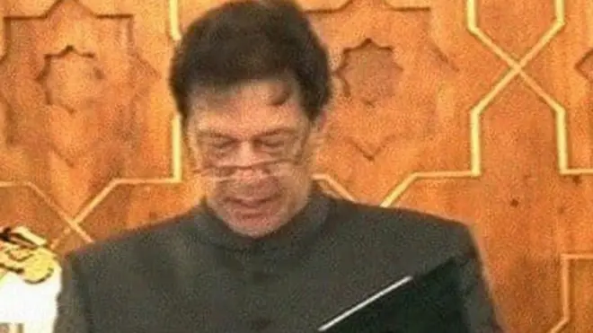 ઇમરાન ખાને પાકિસ્તાનના વડા પ્રધાન તરીકે શપથ લીધા