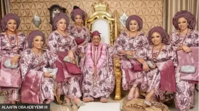 Alaafin pẹlawọn olori rẹ kan