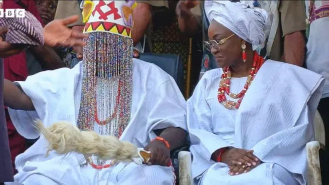 Alaafin Abimbola Owoade ati Olori rẹ, Abiwunmi