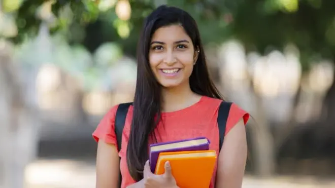 विद्यार्थिनी 