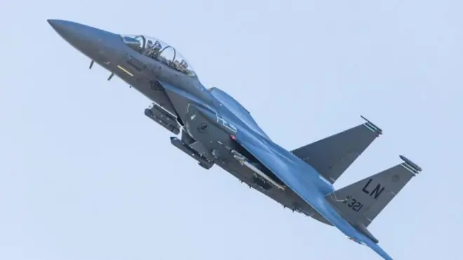F-15 போர் விமானம் புறப்படுகிறது (சித்தரிப்புப்படம்) 